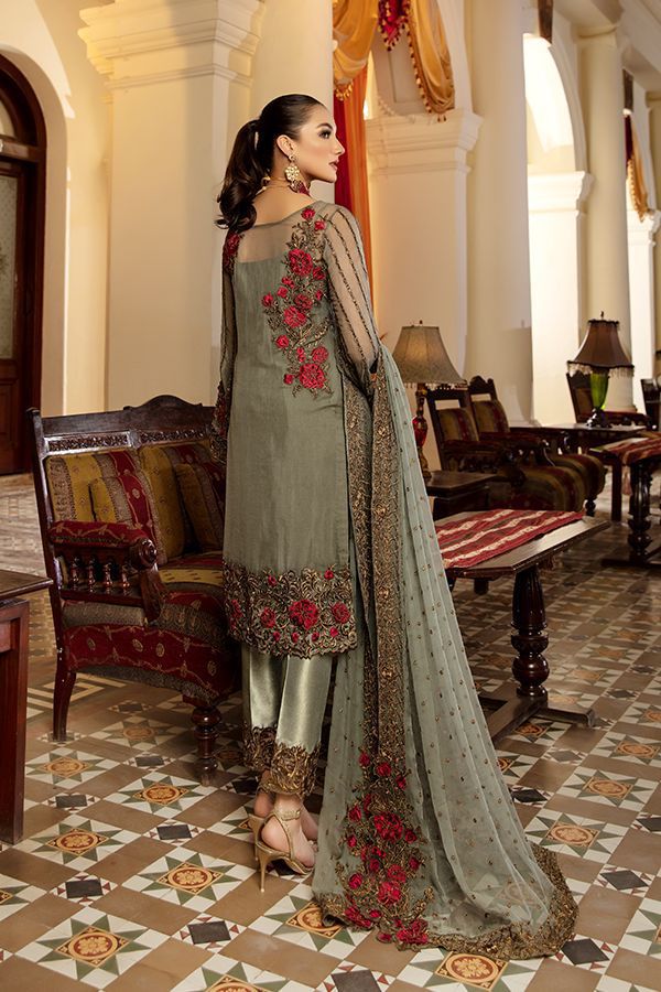 Imrozia – Elegant Formal Wear for Special Moments